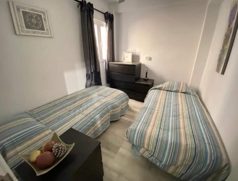 בנידורם Rainbow Rentals Marques 7 מראה חיצוני תמונה